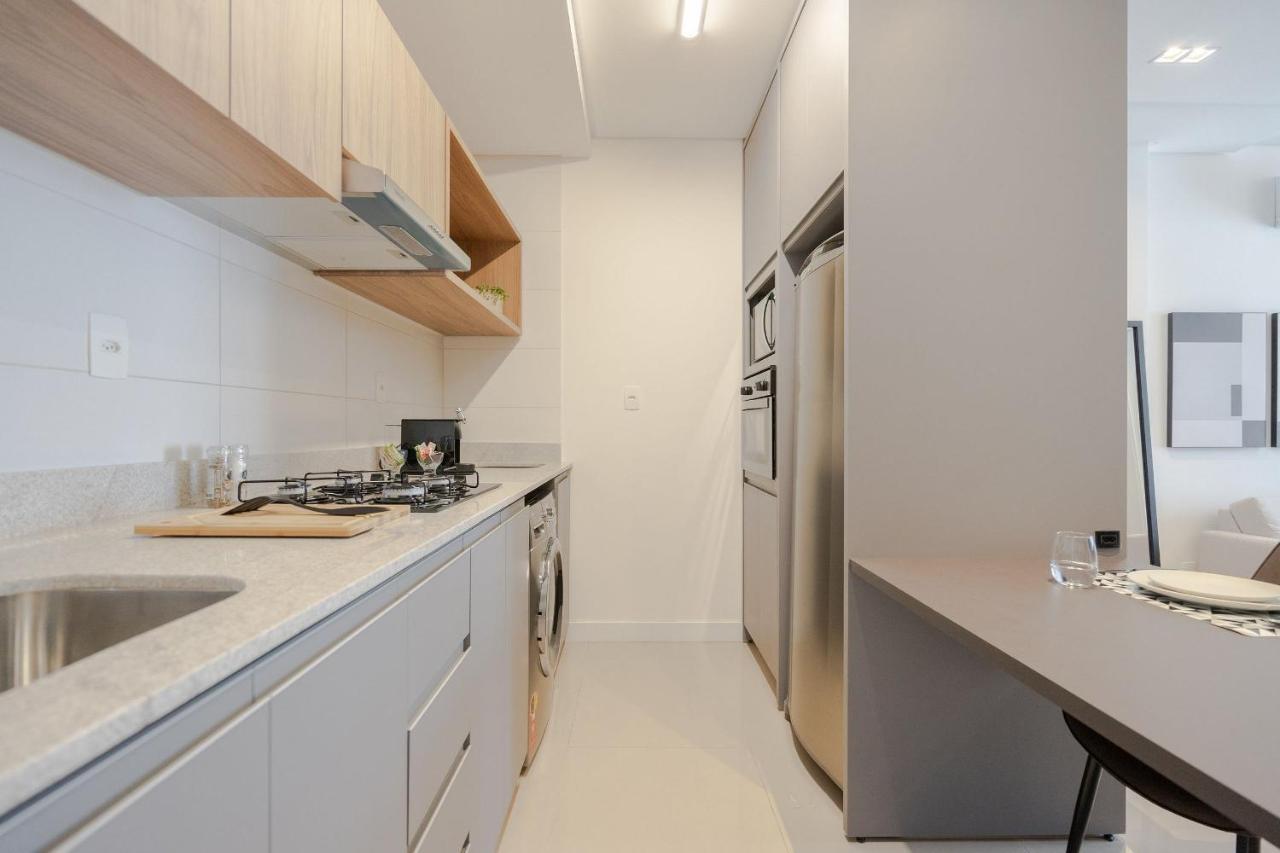 Apartamento Studio Com Piscina E Vaga Próximo à Beira Mar Norte - Centro Florianópolis