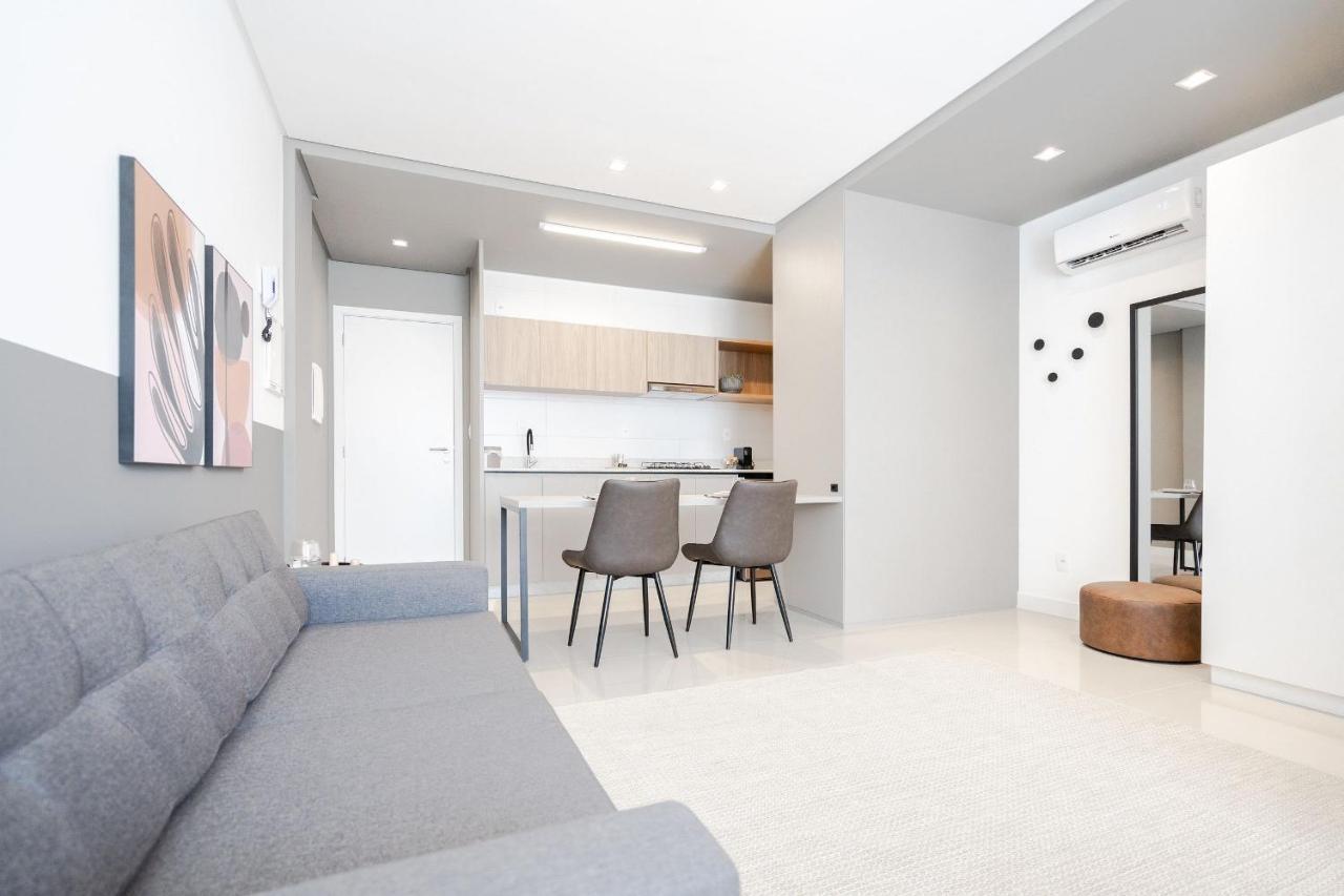 Apartamento Studio Com Piscina E Vaga Próximo à Beira Mar Norte - Centro Florianópolis